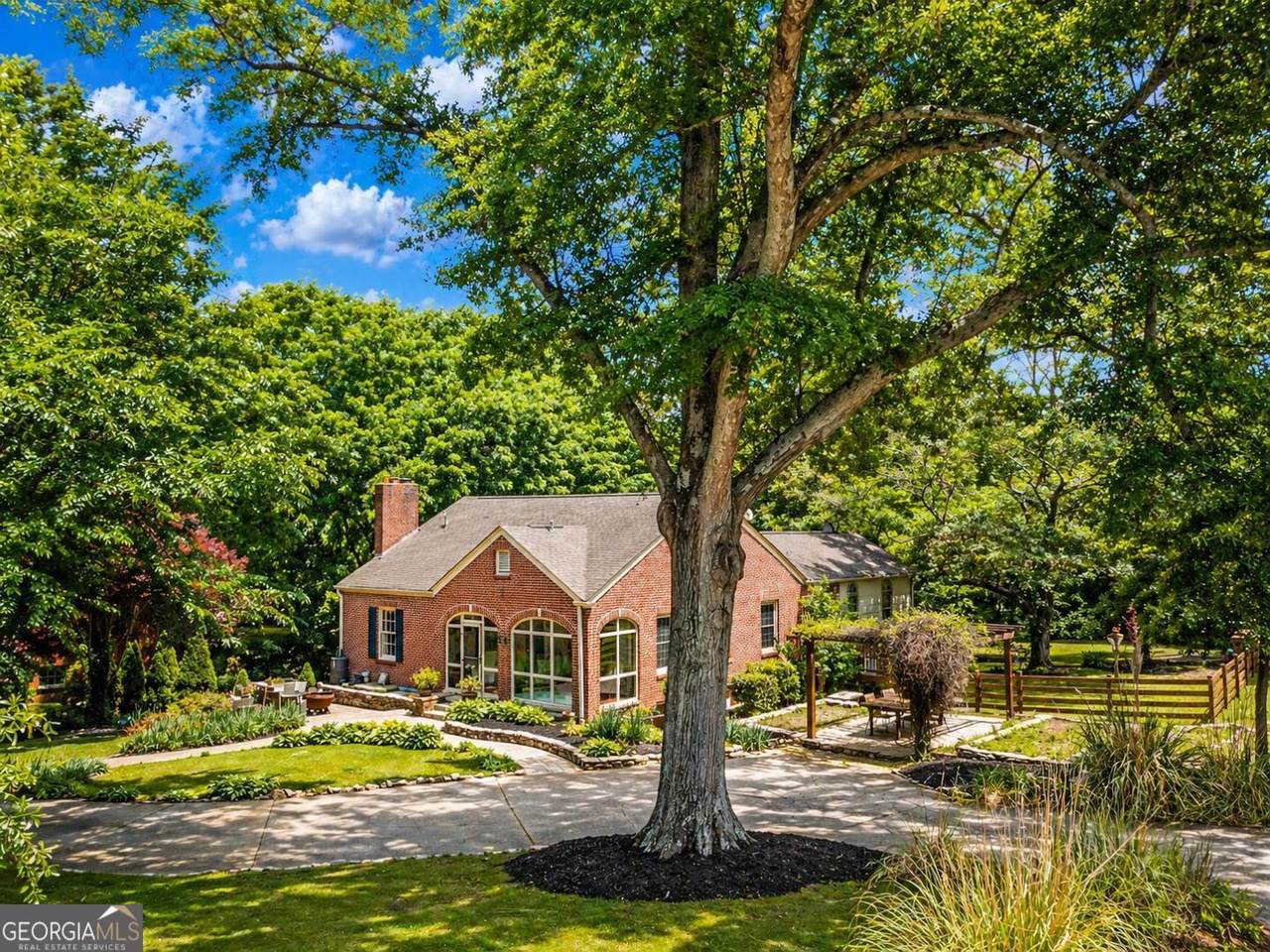 433 Peachtree Street - Photo 1
