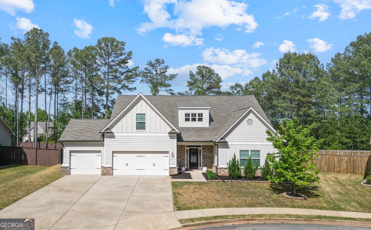 637 Cardigan Drive - Photo 1