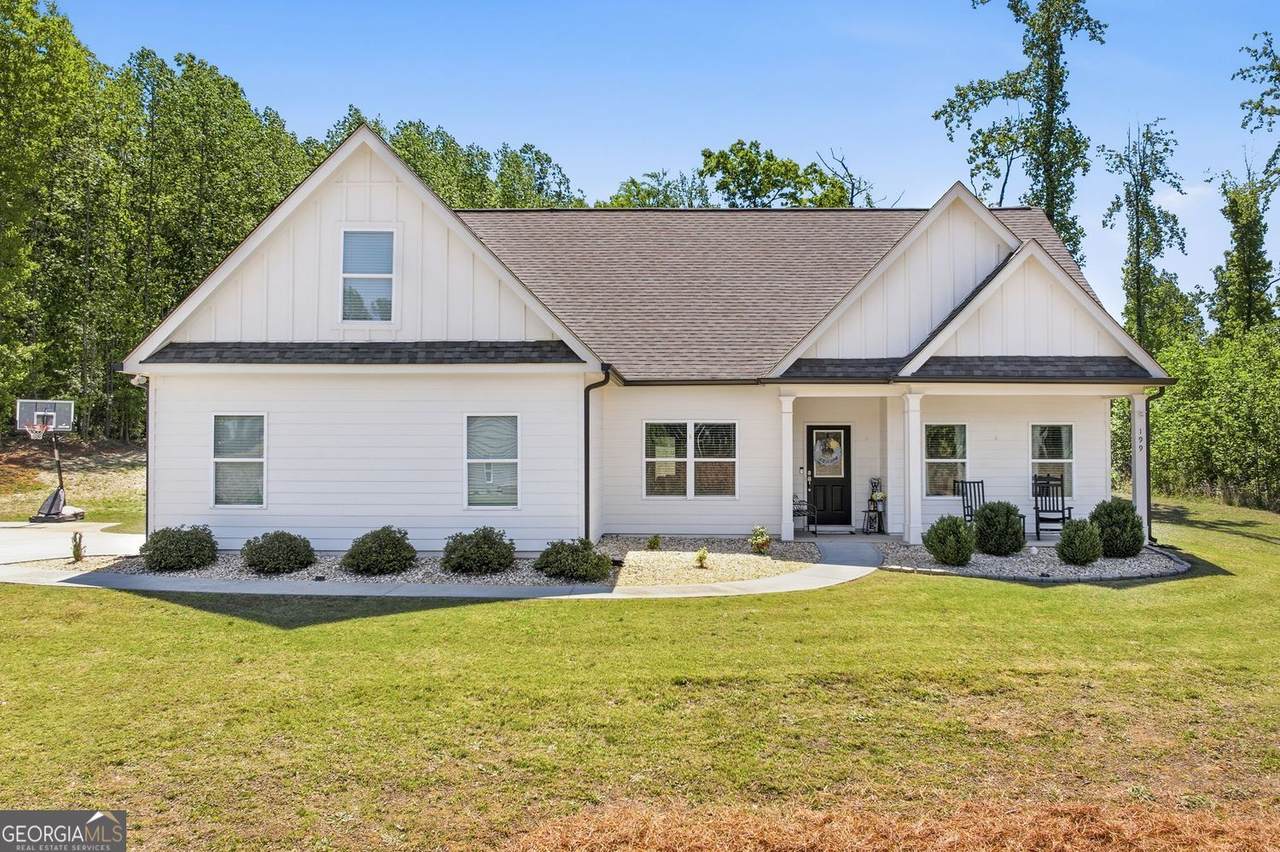 199 Oakwood Drive - Photo 1
