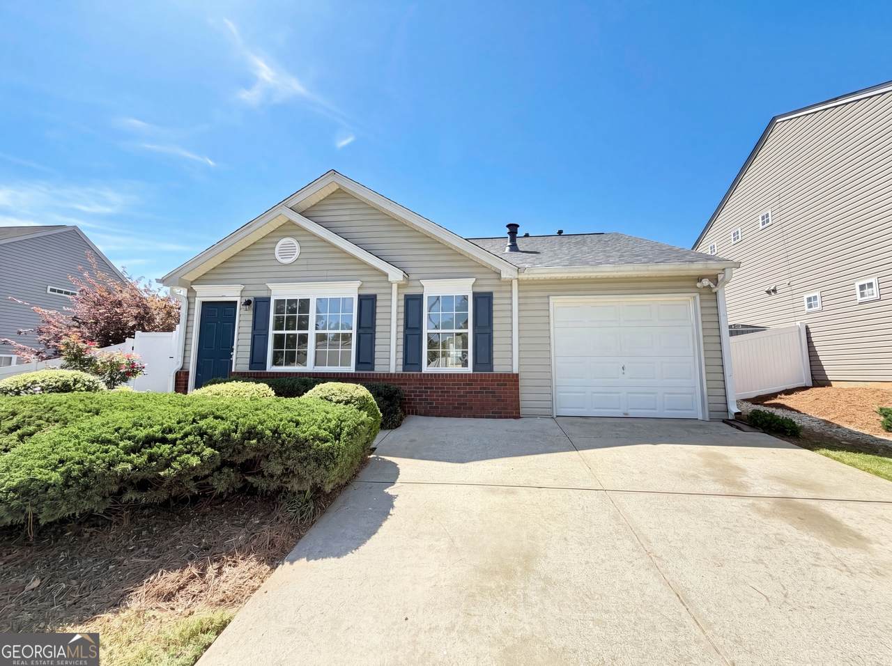 503 Oakleaf Court - Photo 1