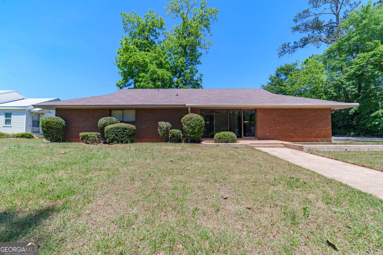 61 Perry Avenue - Photo 1