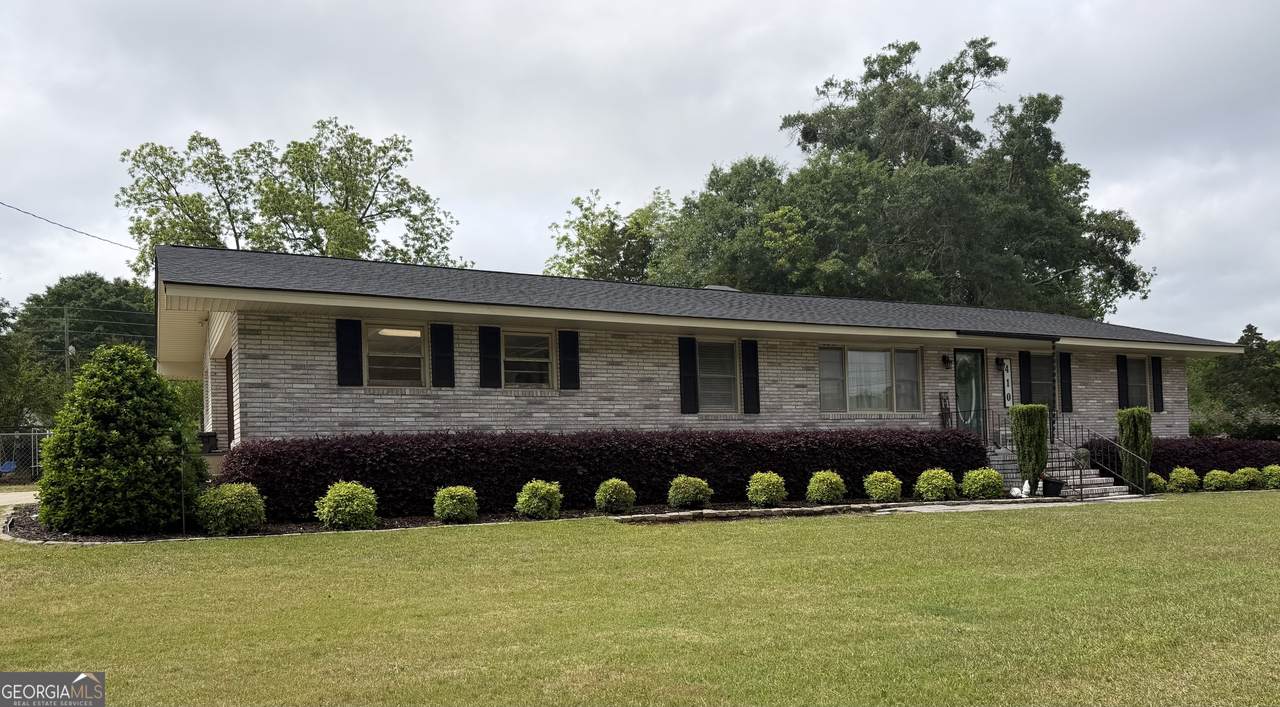 410 Ridgecrest Drive - Photo 1