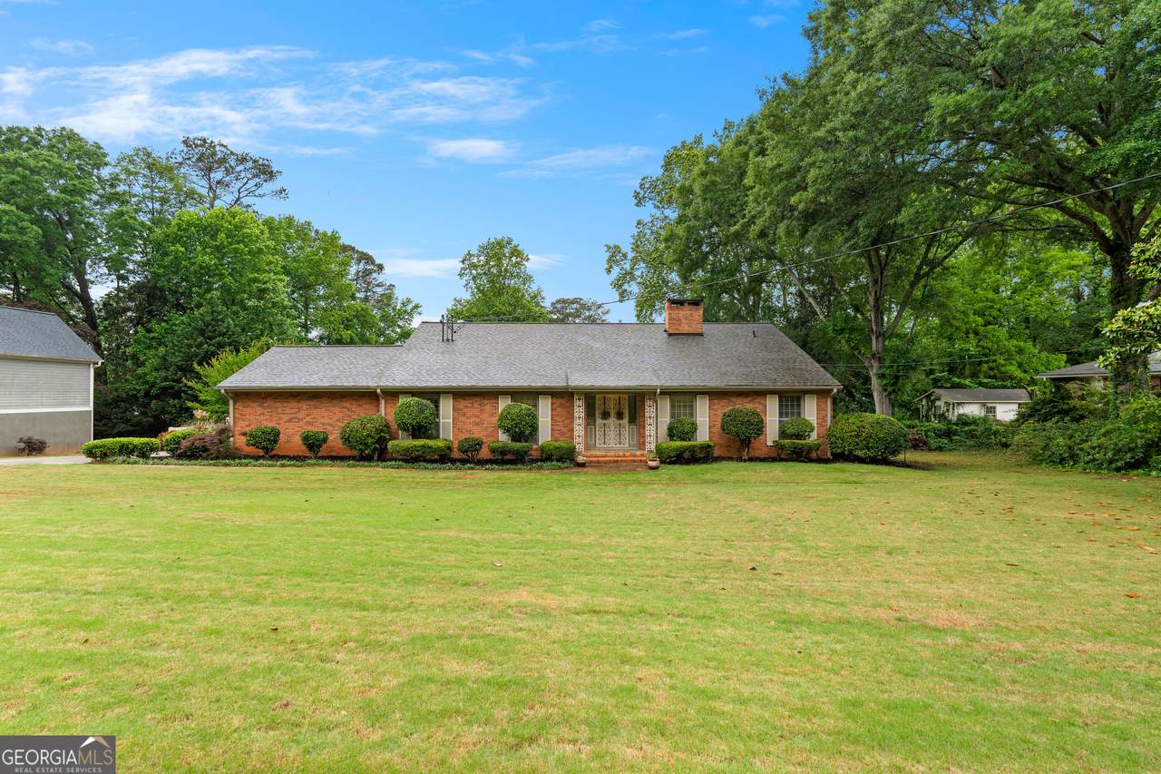 501 Pineview Terrace - Photo 1
