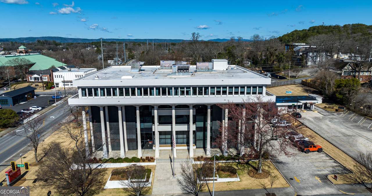 701 Broad Street - Photo 1