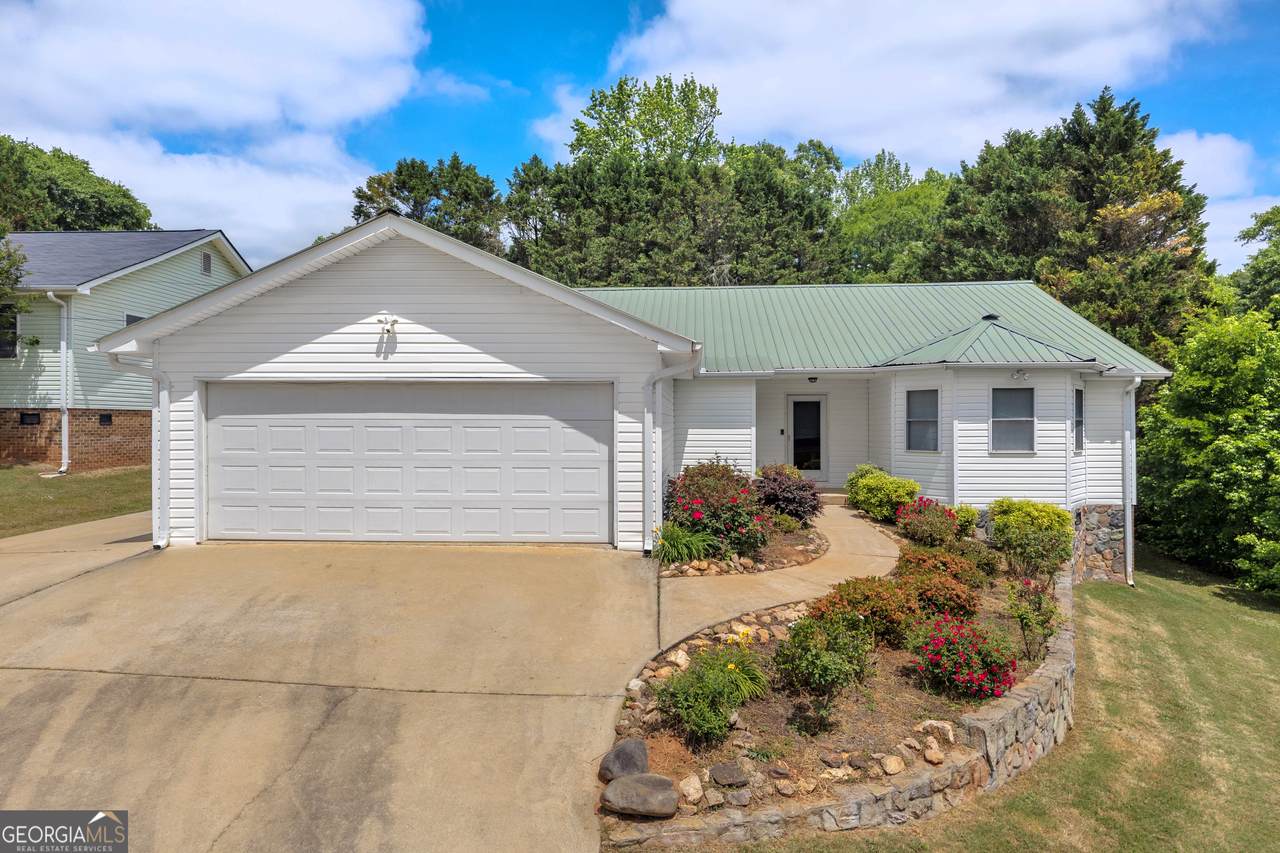 99 Parker Street - Photo 1