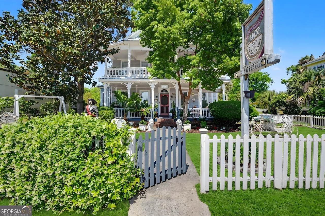 209 Osborne Street - Photo 1