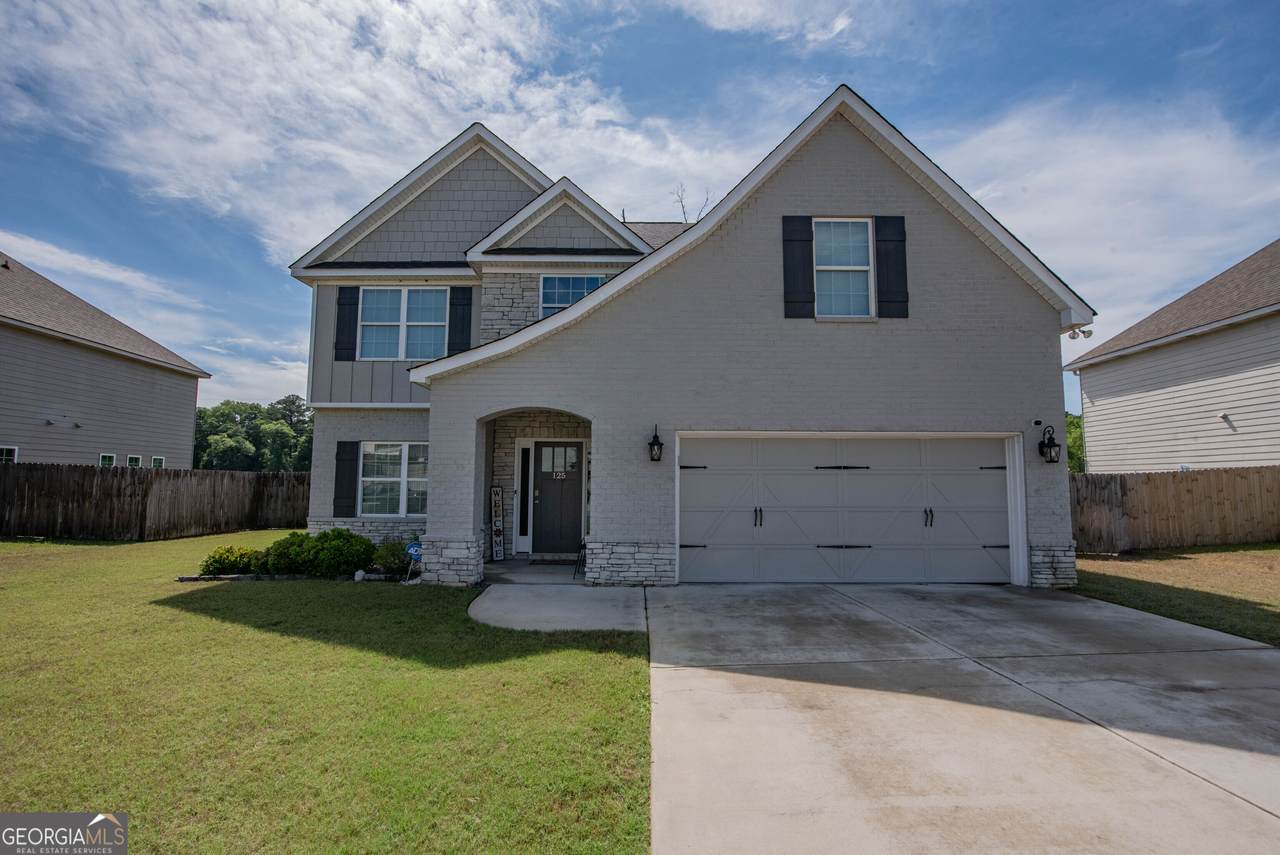 125 Amberley Court - Photo 1