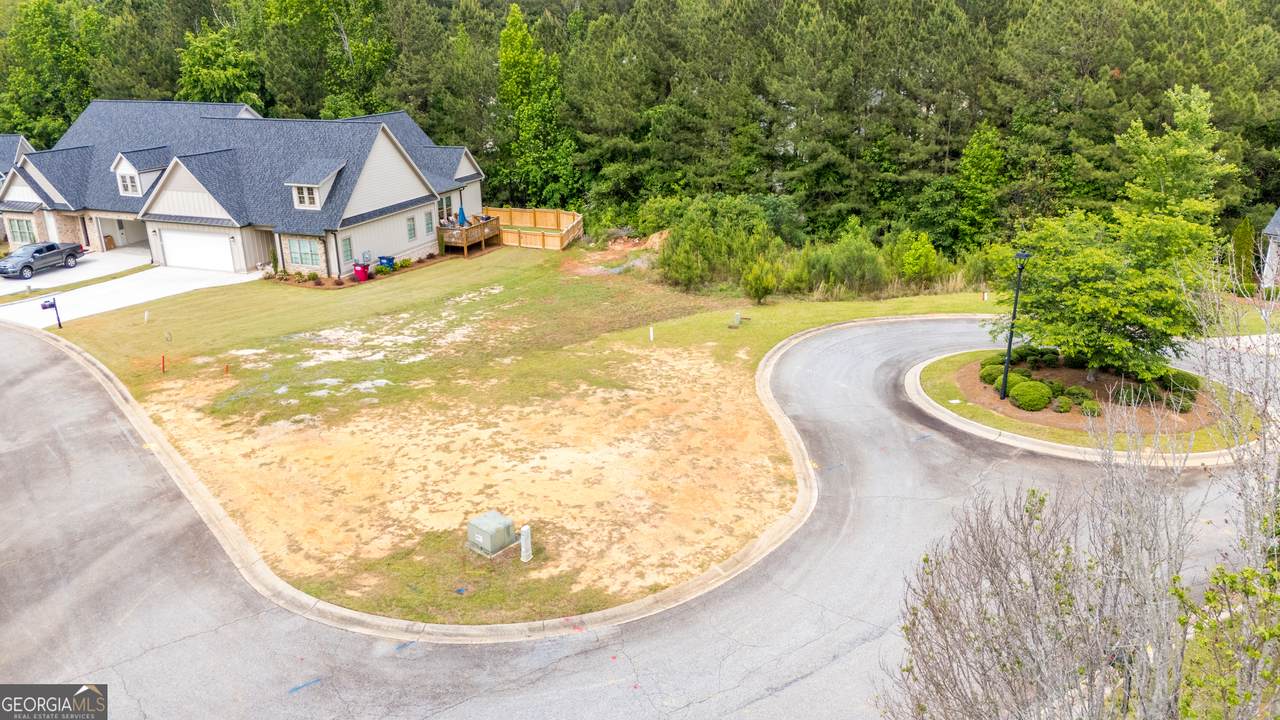 430 Leamington Lane - Photo 1