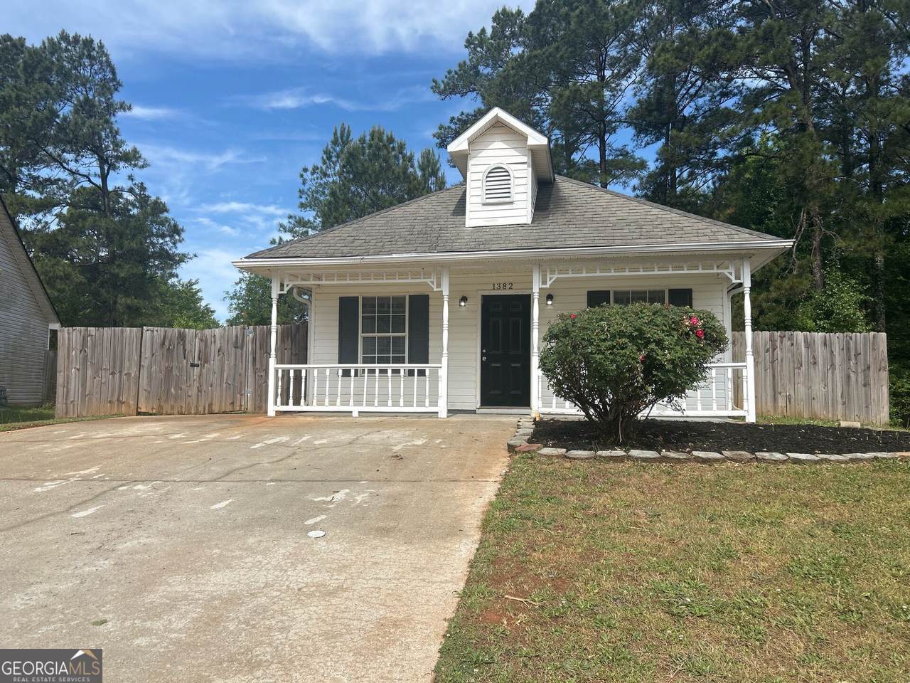1382 Hampton Drive - Photo 1