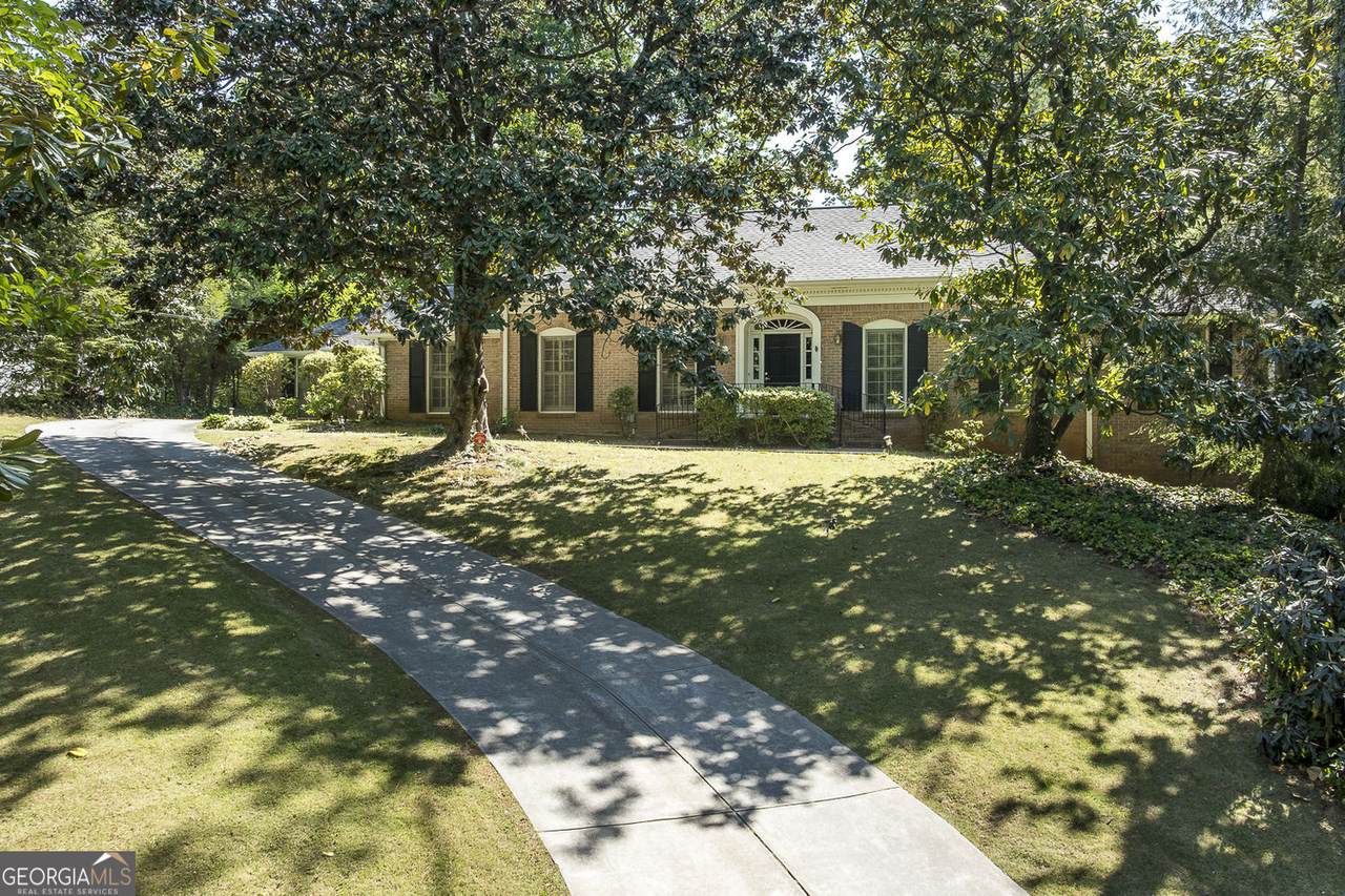 6095 River Shore Parkway - Photo 1