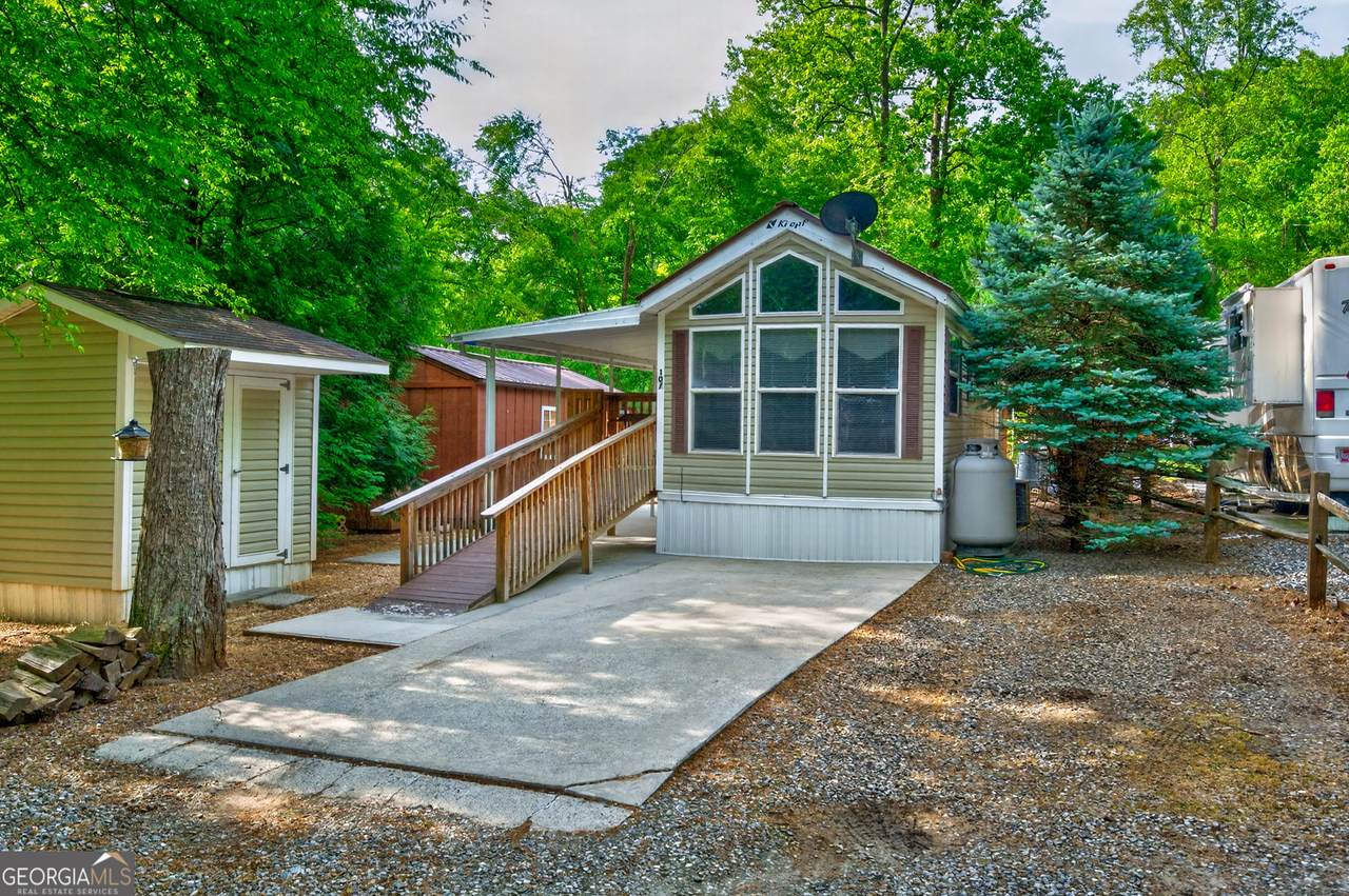 107 Riverside Place - Photo 1