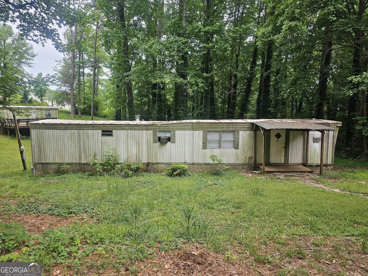 305 Dogwood Street - Photo 1