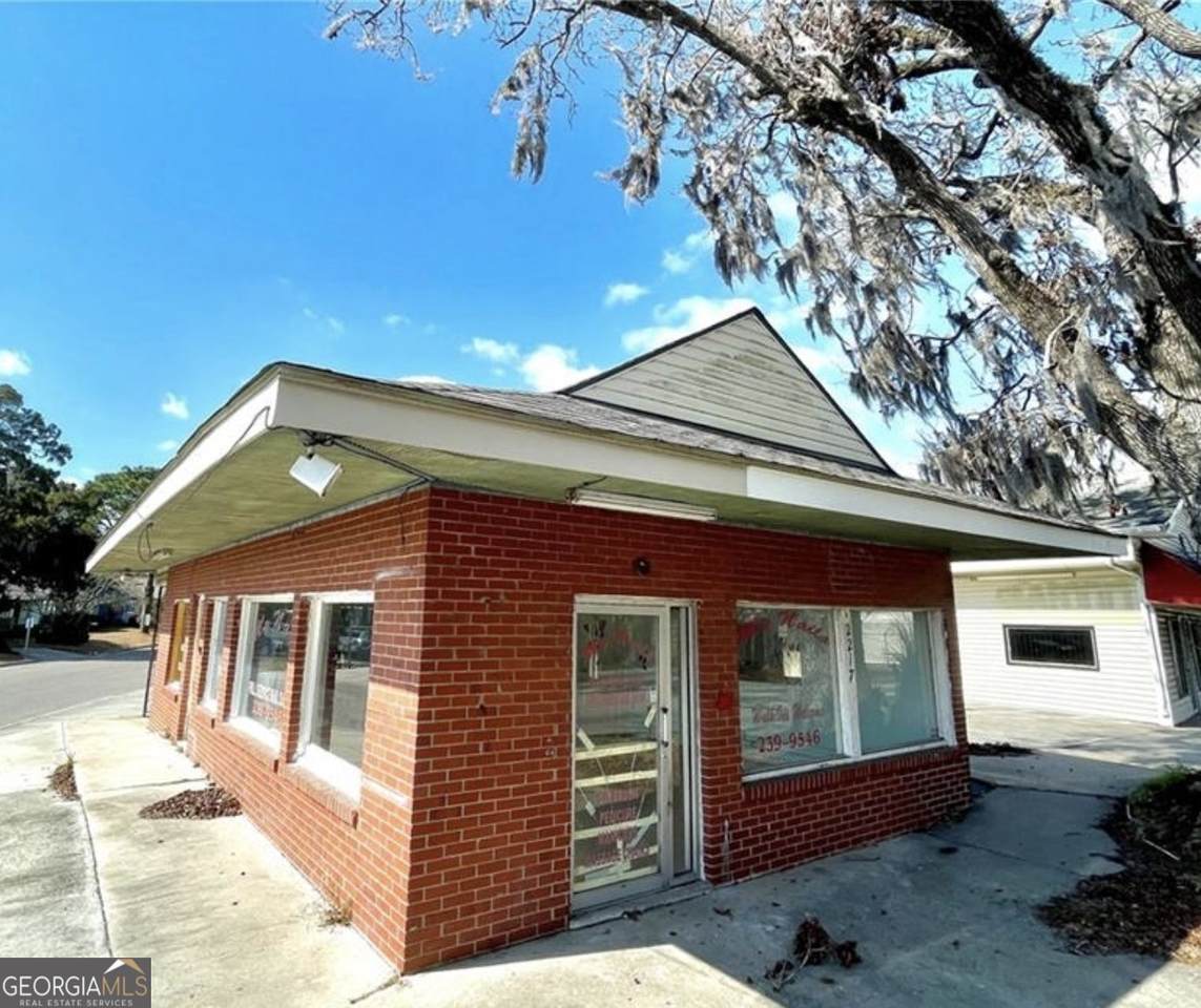2217 Skidaway Road - Photo 1
