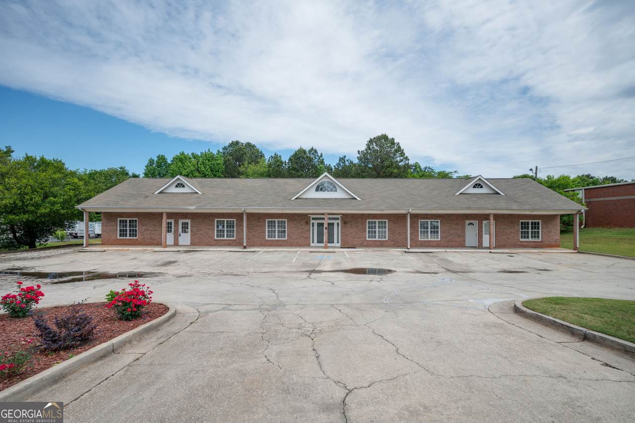 2220 Commerce Place - Photo 1