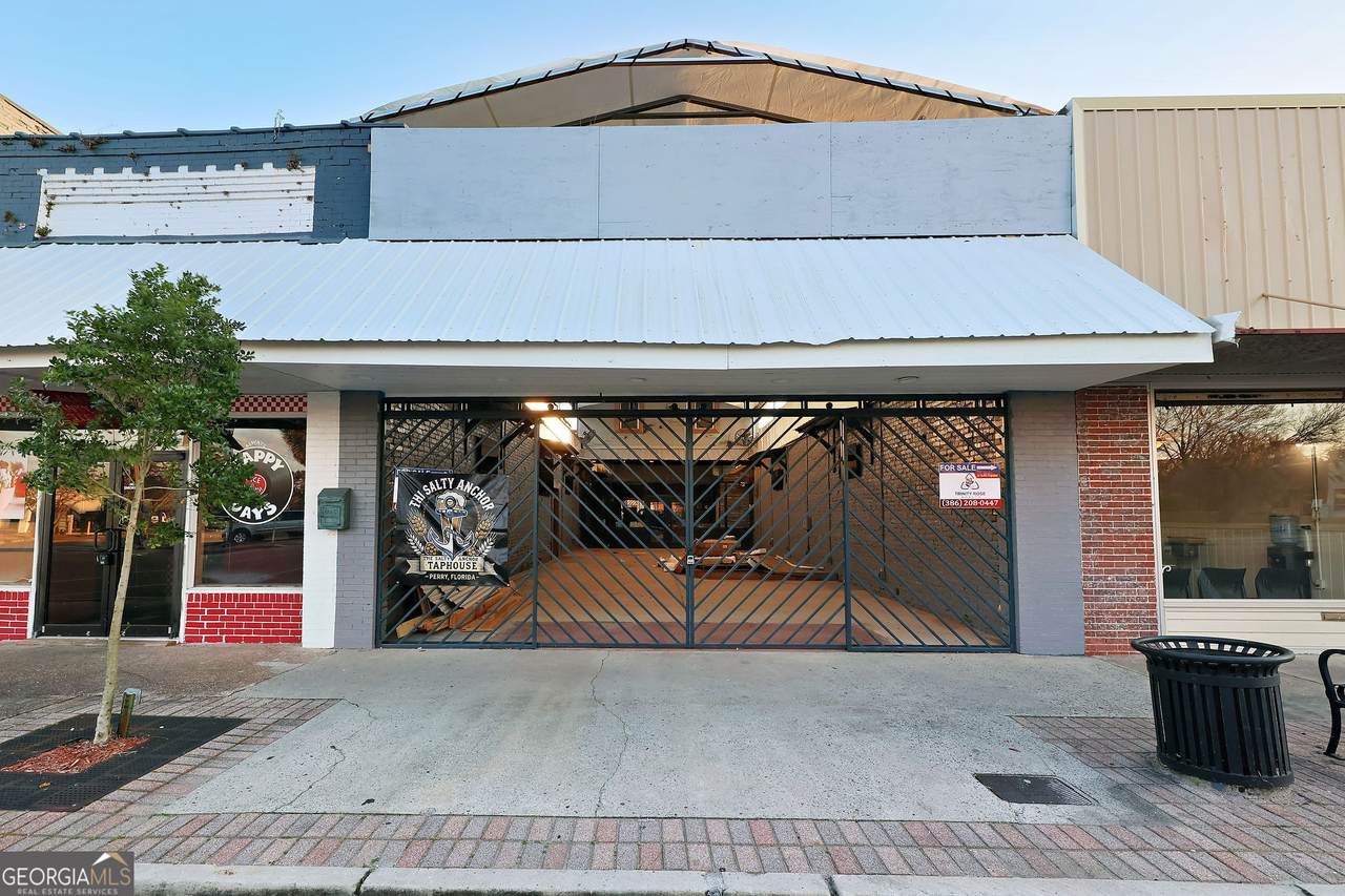 113 Green Street - Photo 1