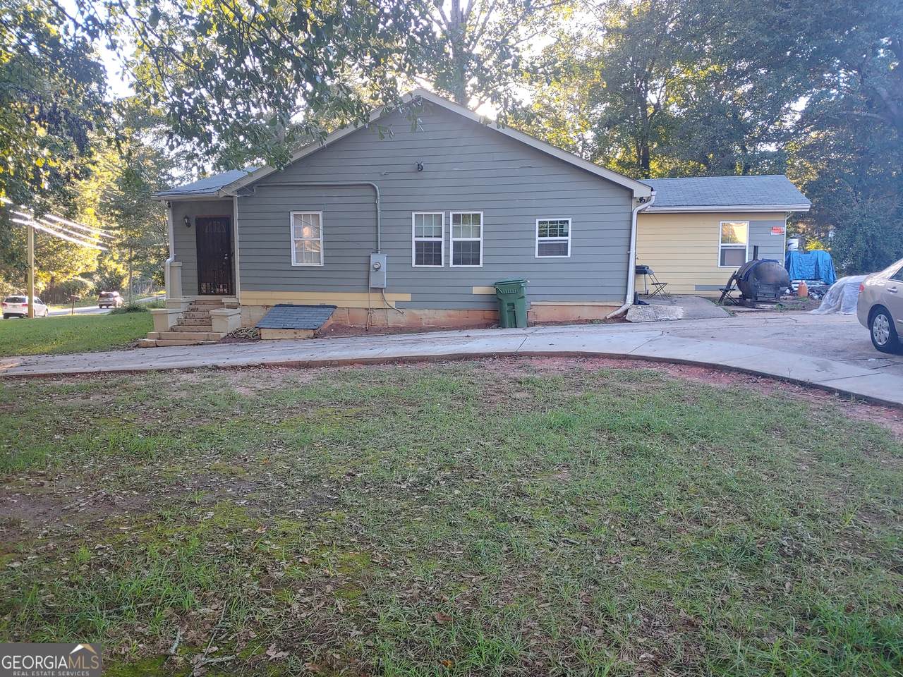 1573 Campbellton Road - Photo 1