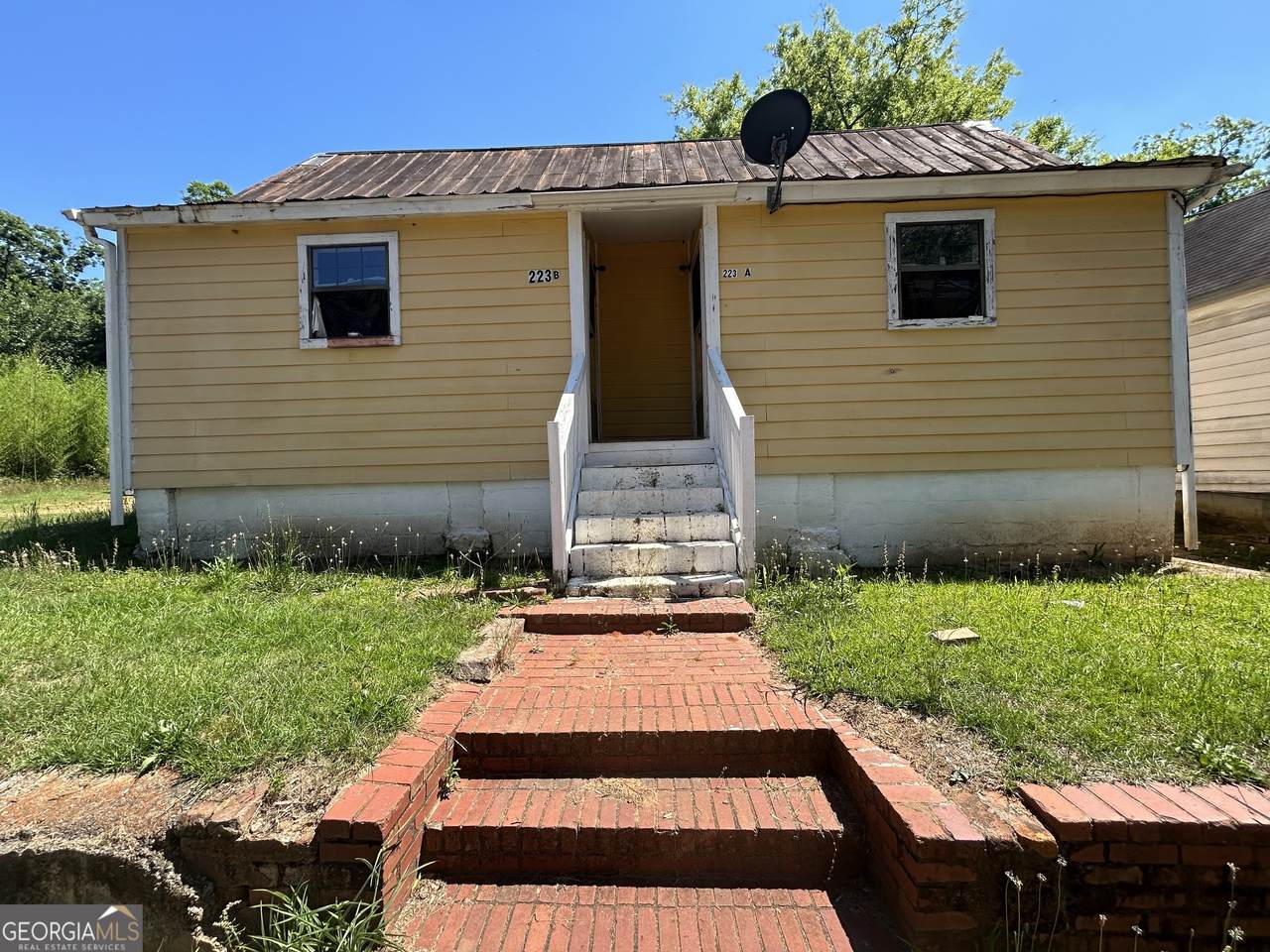 223 Academy Street - Photo 1