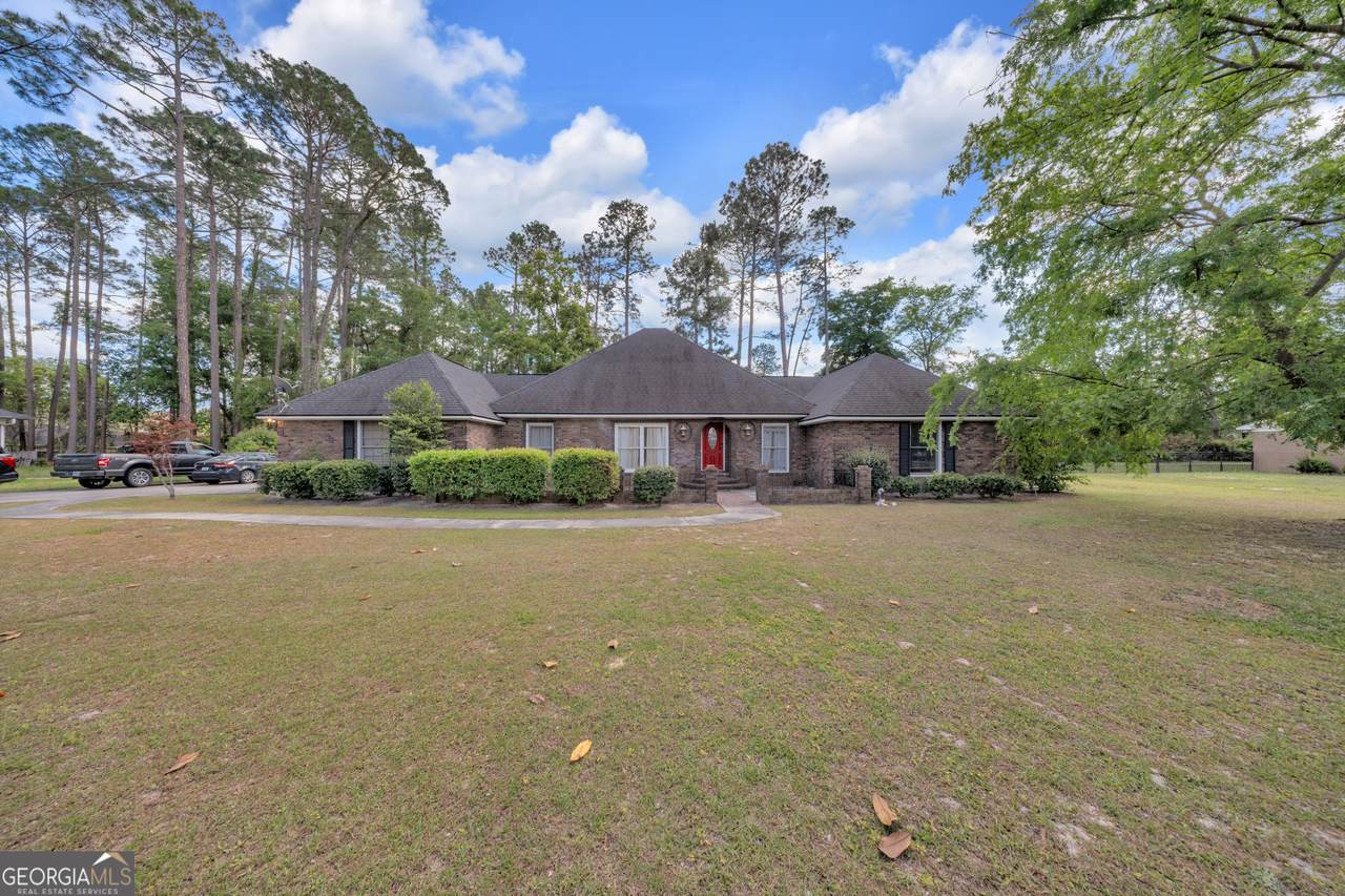 1304 Shawnee Drive - Photo 1
