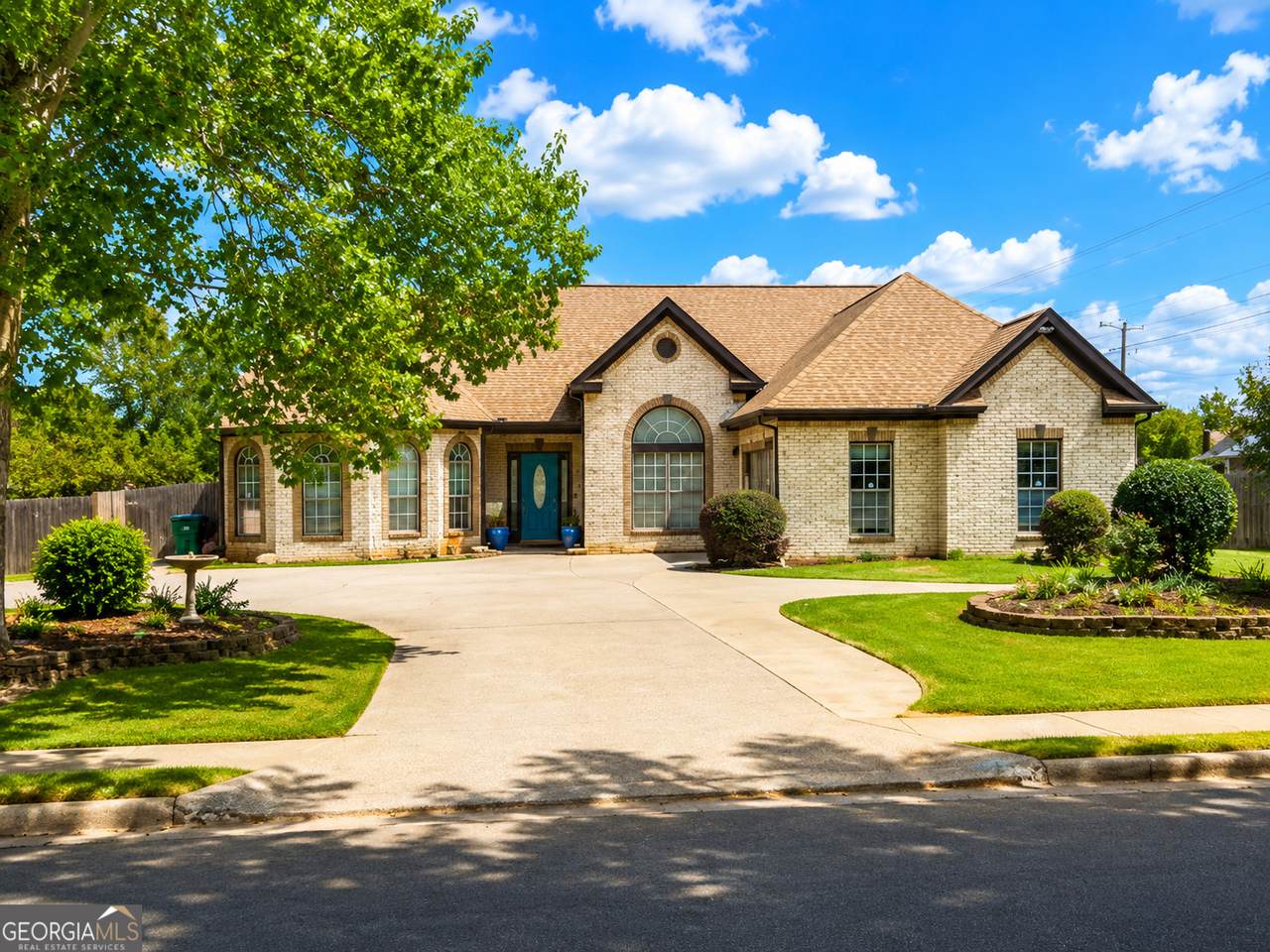100 Wyckliffe Drive - Photo 1