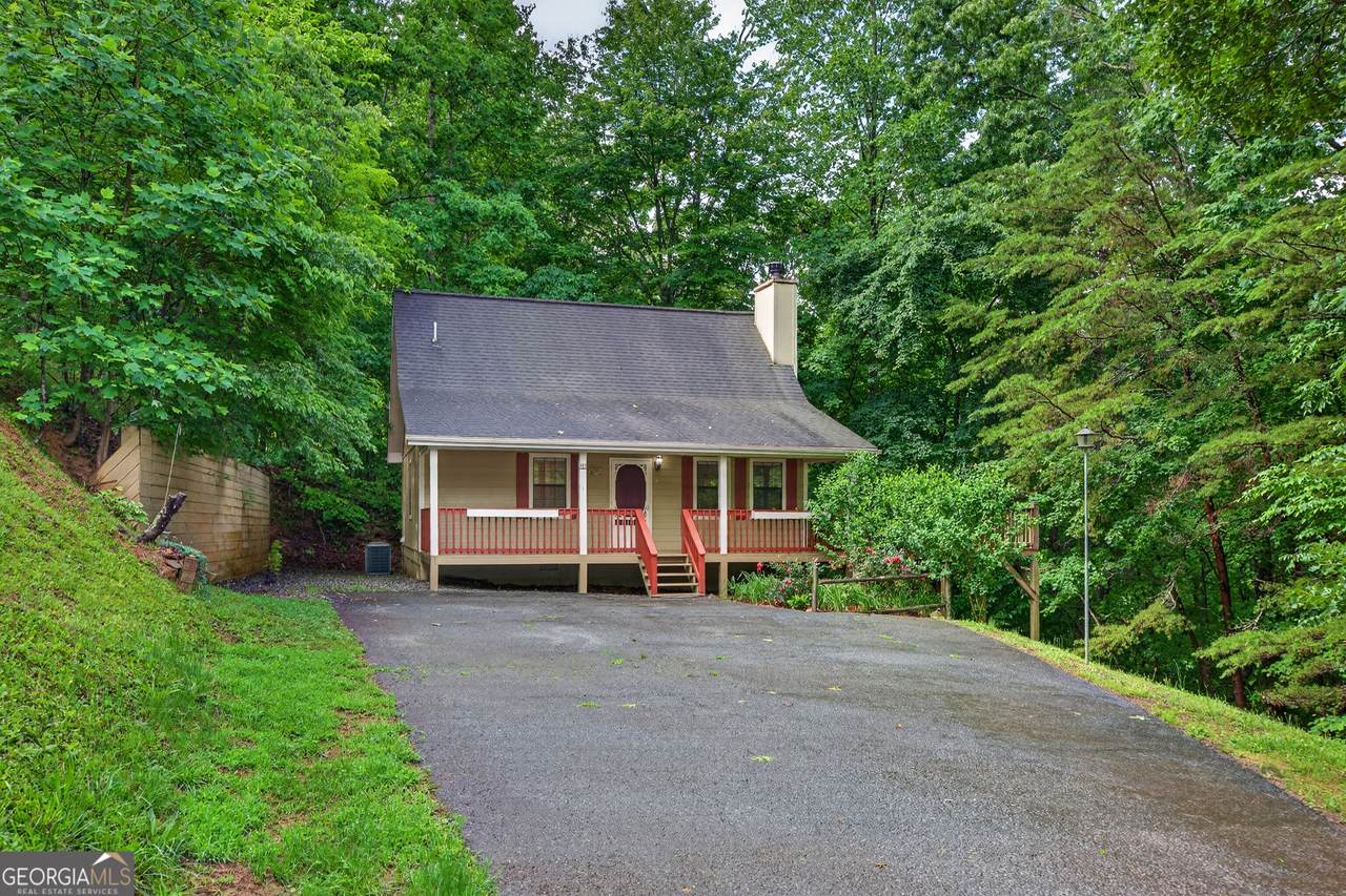 131 April Lane - Photo 1