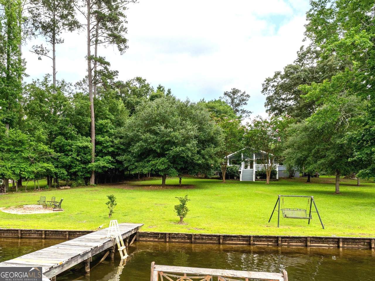 291 Lakeview Drive - Photo 1