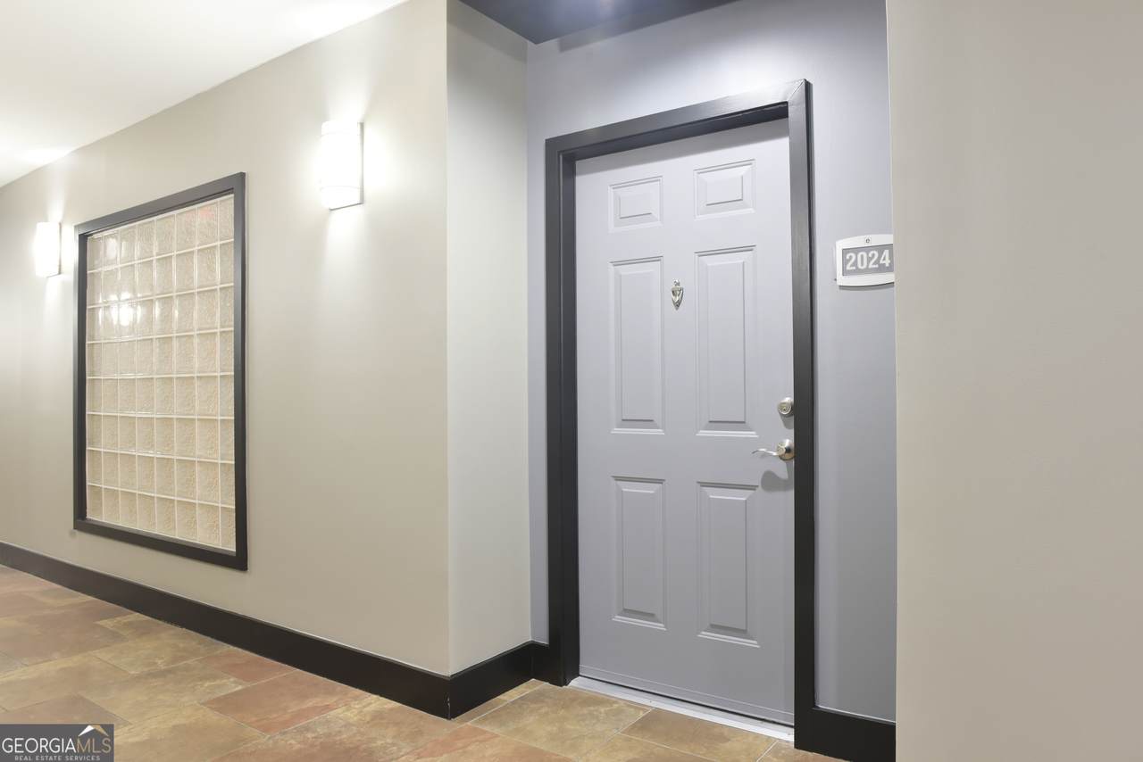 390 17th Street - Photo 1