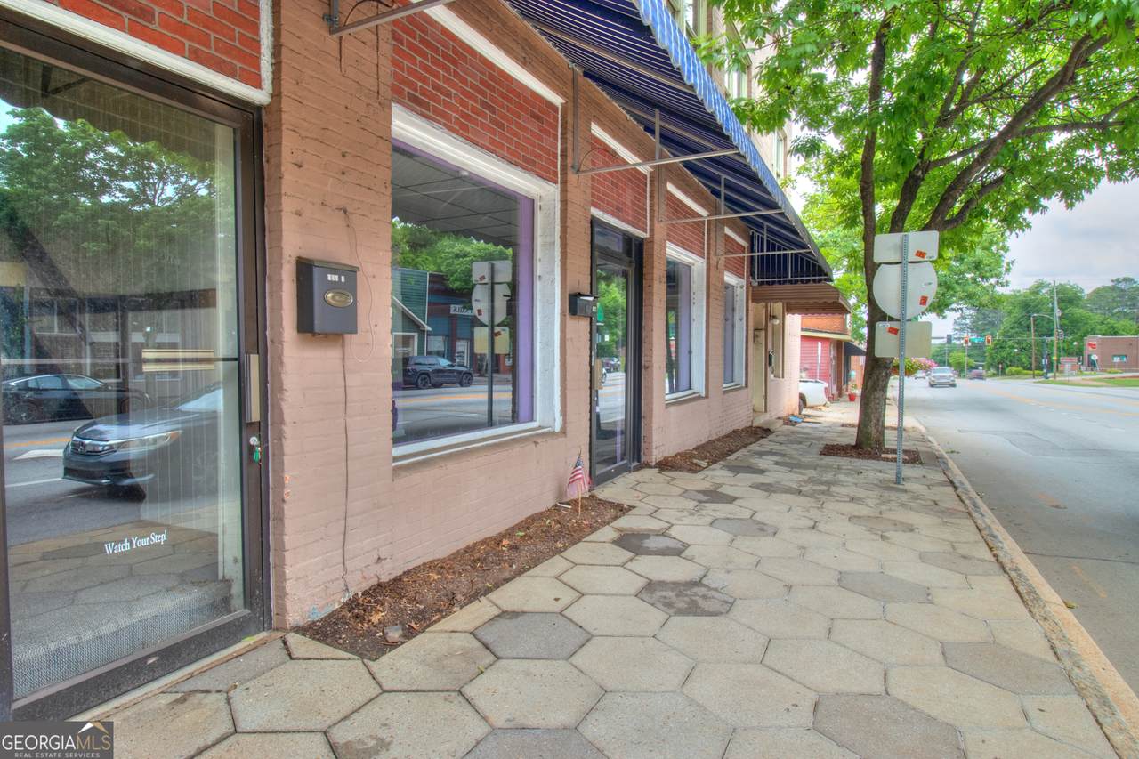 104 East Broad St - Photo 1