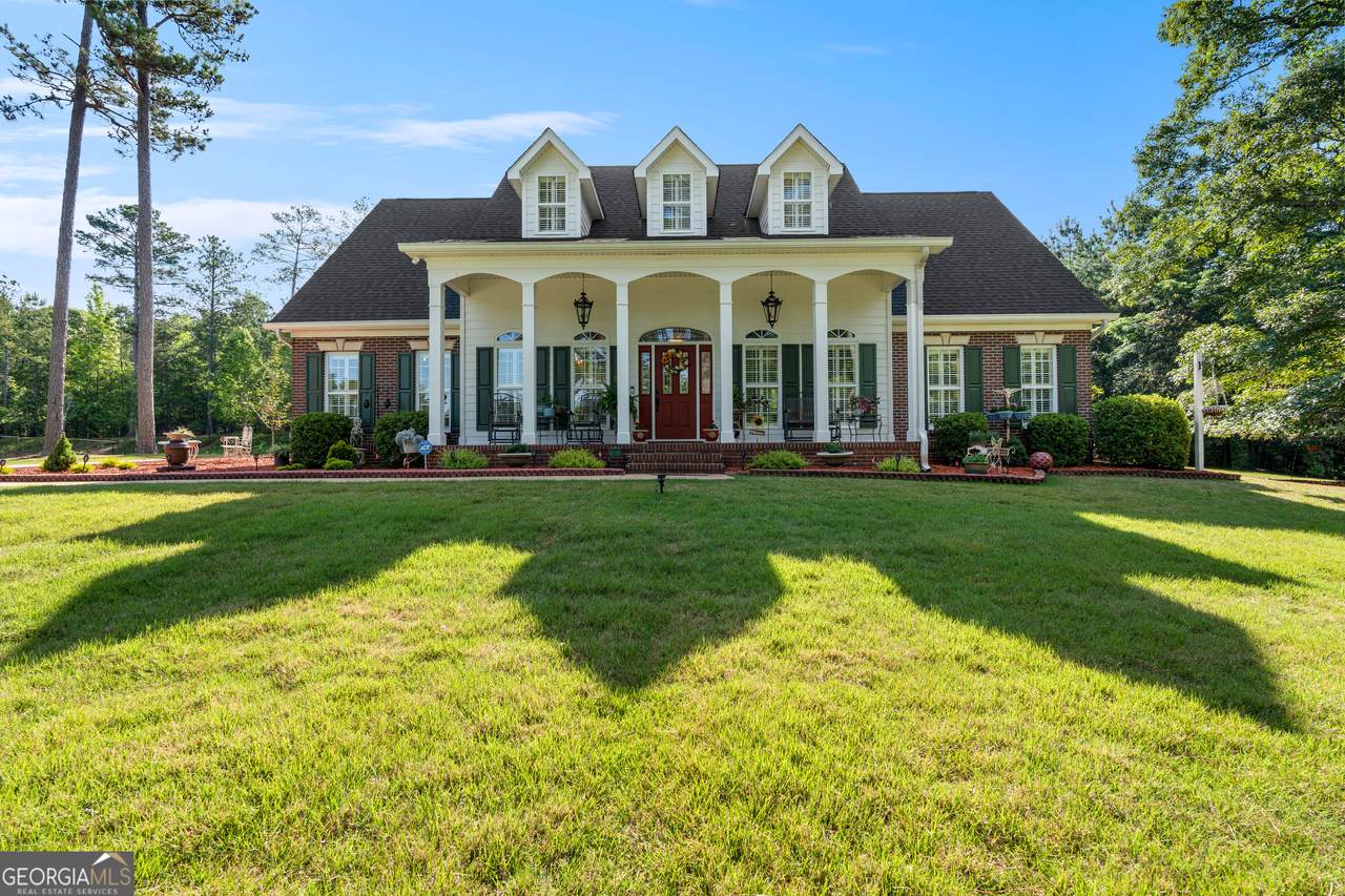 506 Riverside Drive - Photo 1