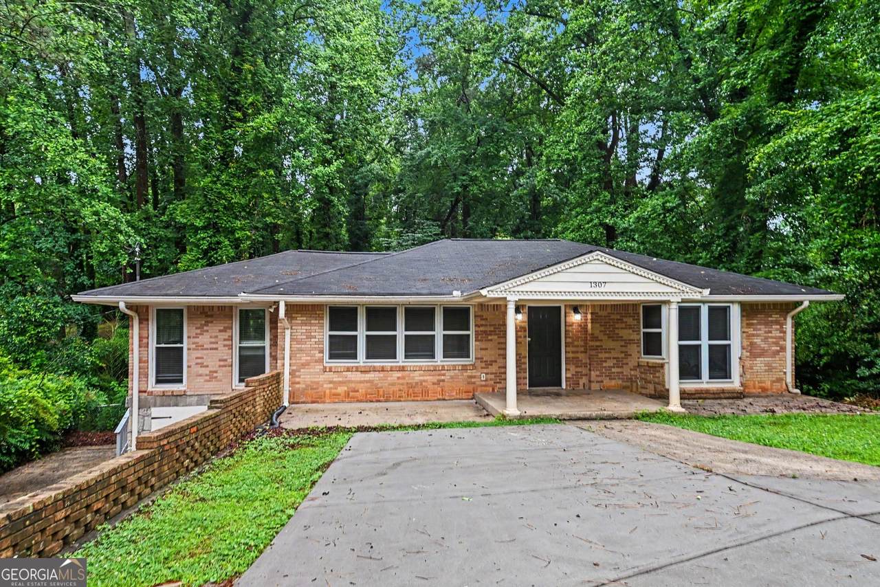 1307 Richard Road - Photo 1