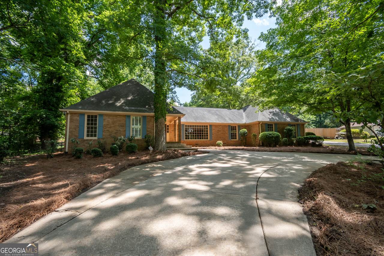 139 Lake Forest Drive - Photo 1