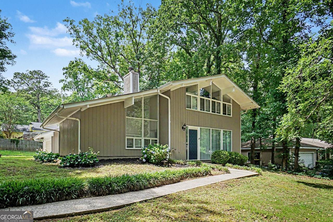 350 Willow Glenn Court - Photo 1