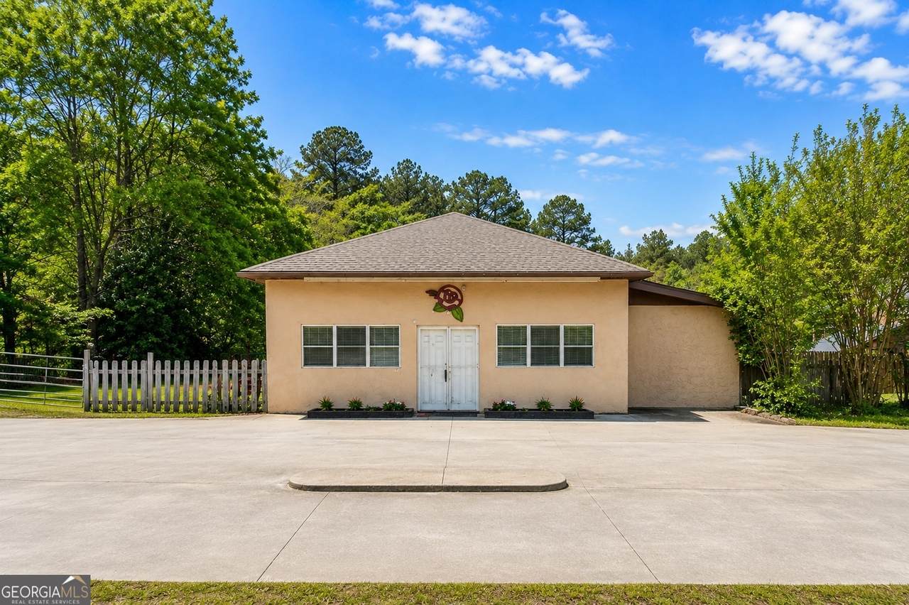 3813 Stonewall Tell Road - Photo 1