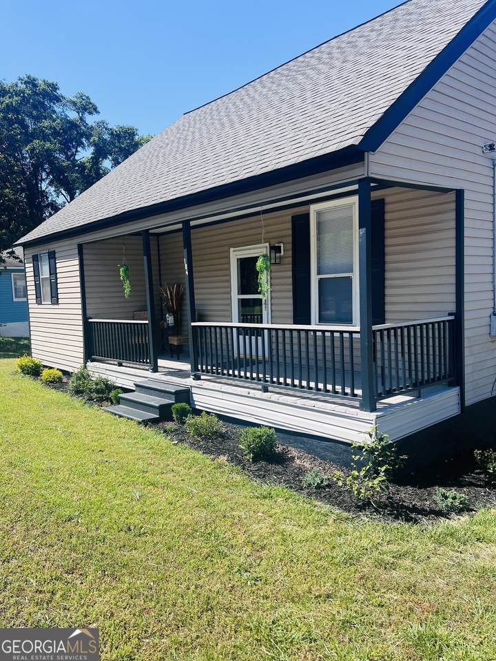 104 Sprayberry Road - Photo 1