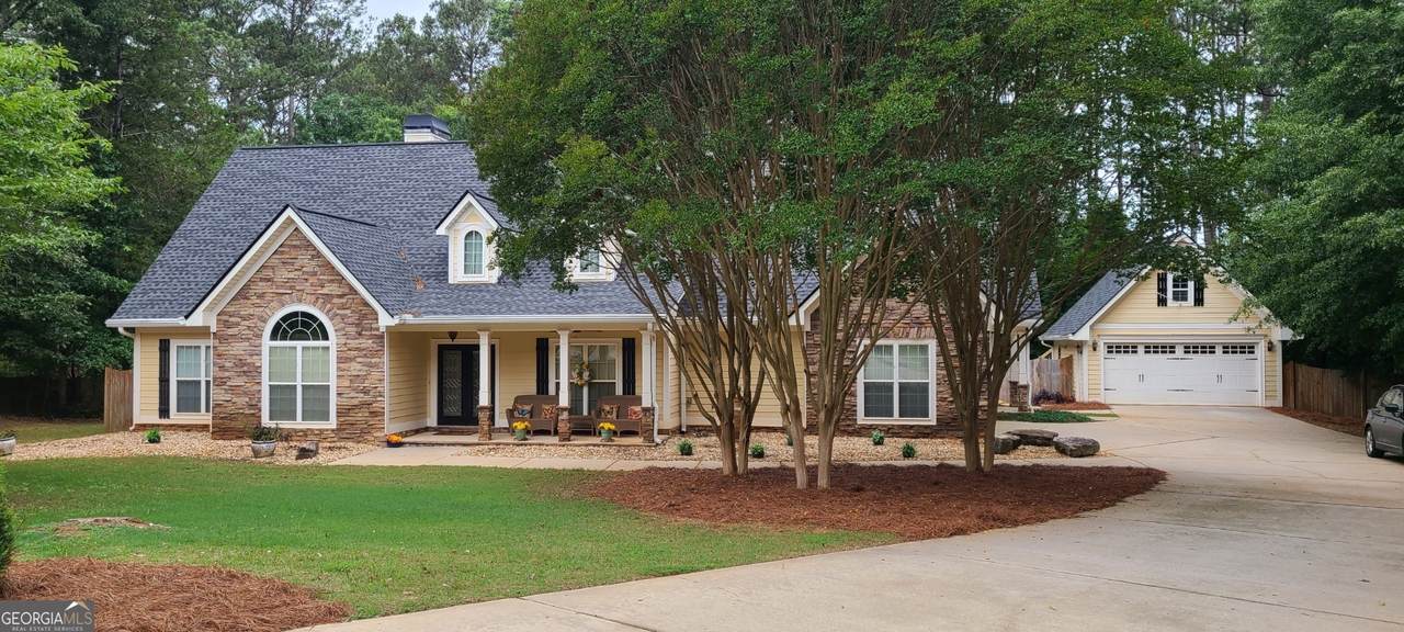 304 Pembroke Court - Photo 1