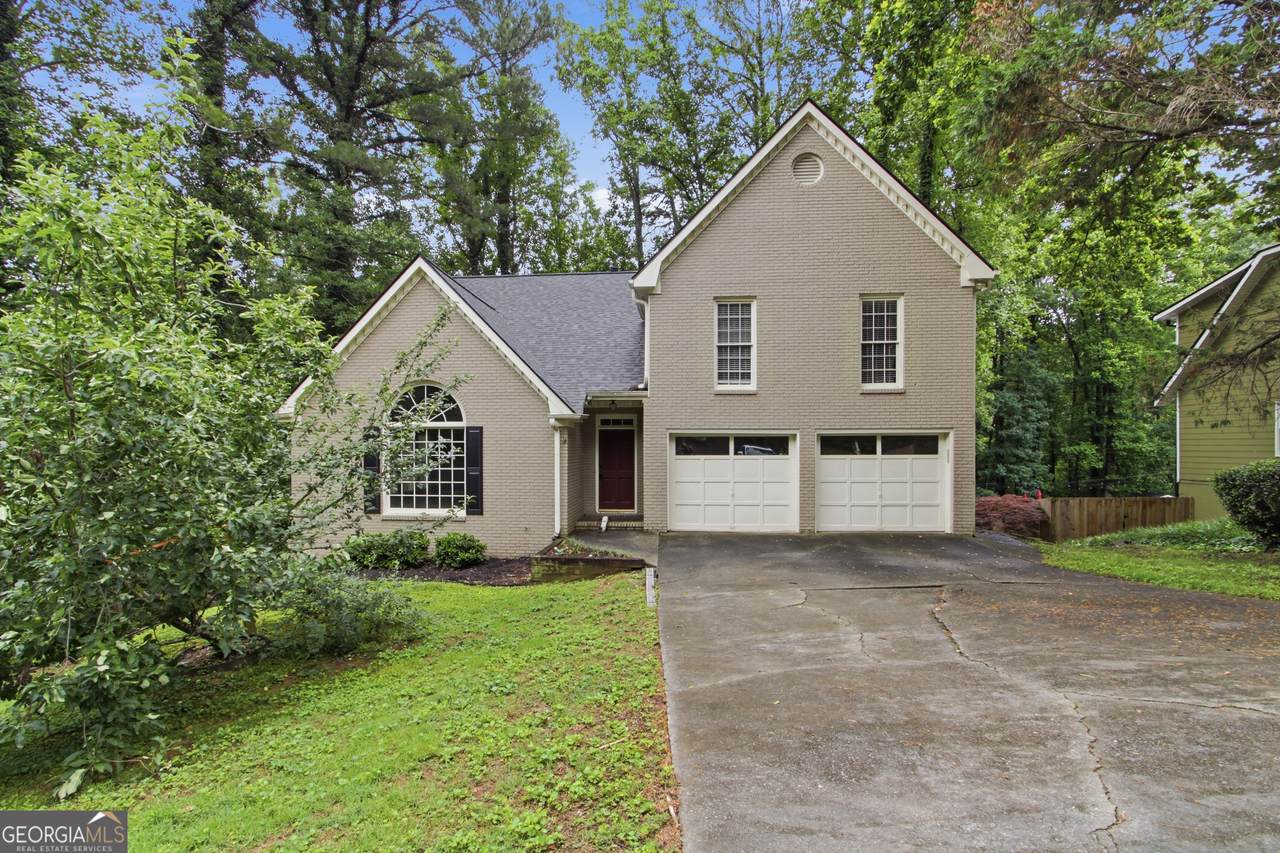 4822 Thornwood Drive - Photo 1