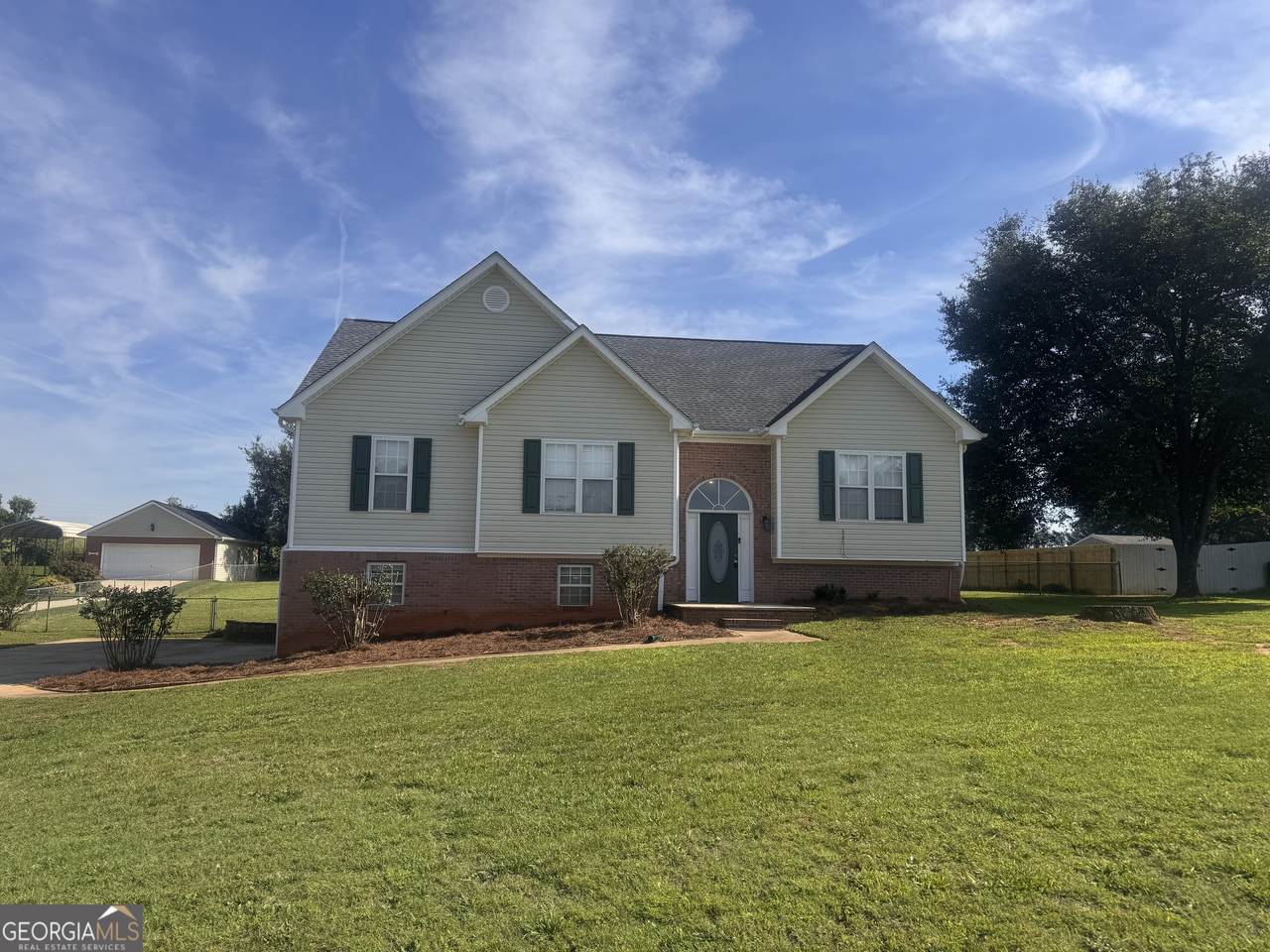 425 Freedom Drive - Photo 1