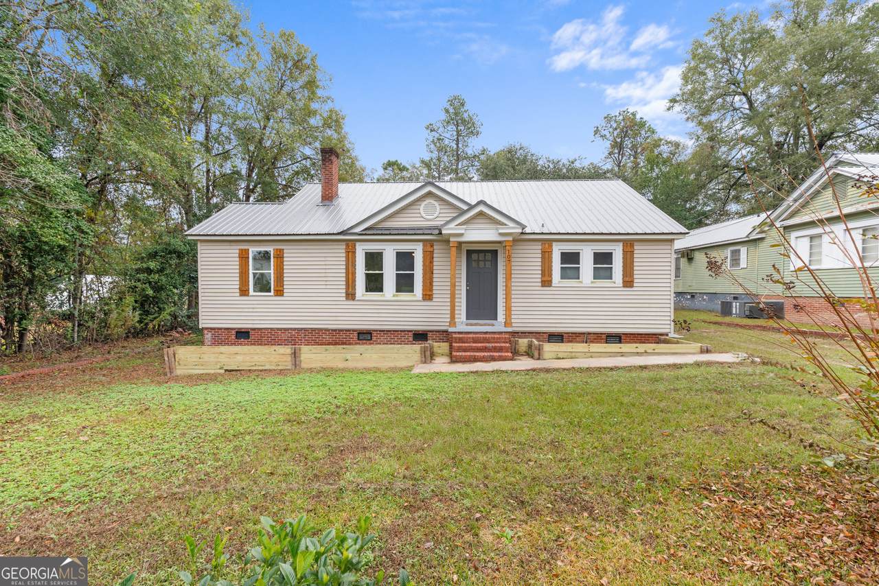 107 Dixie Avenue - Photo 1