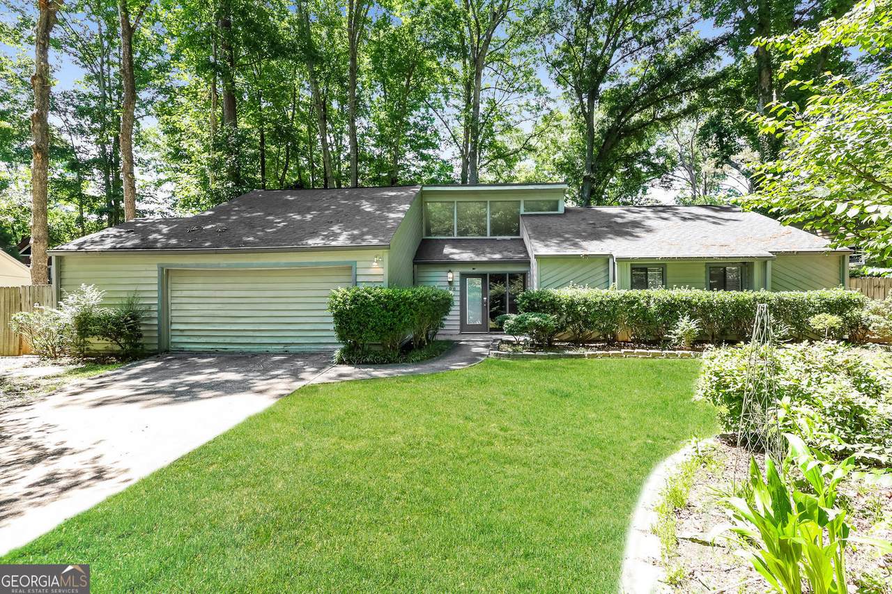 106 Pat Mell Drive - Photo 1