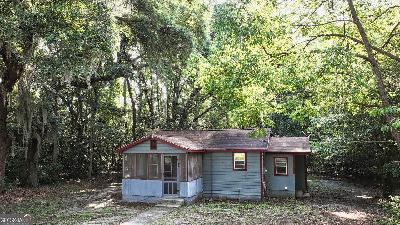 902 Martin Luther King Jr Boulevard - Photo 1