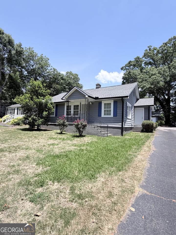 213 Lee Street - Photo 1