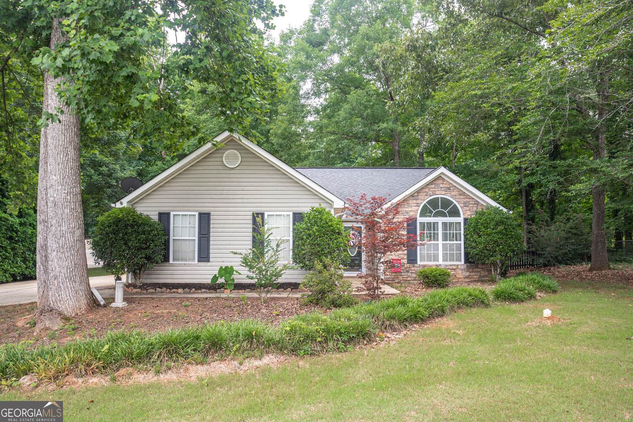 605 Freeman Drive - Photo 1