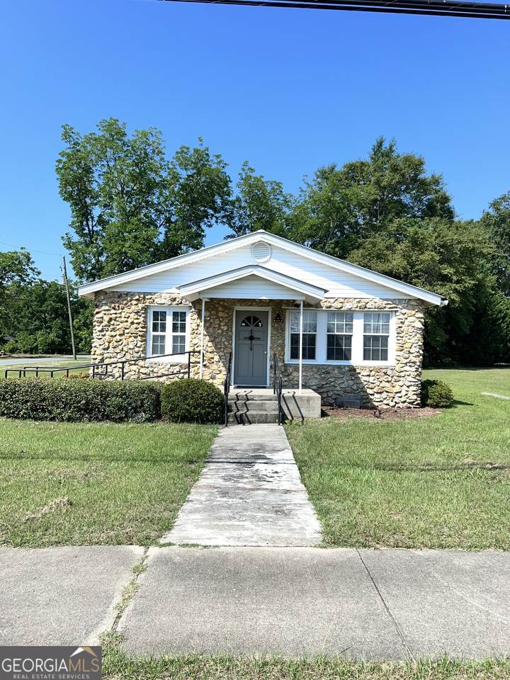 121 Coleman Avenue - Photo 1