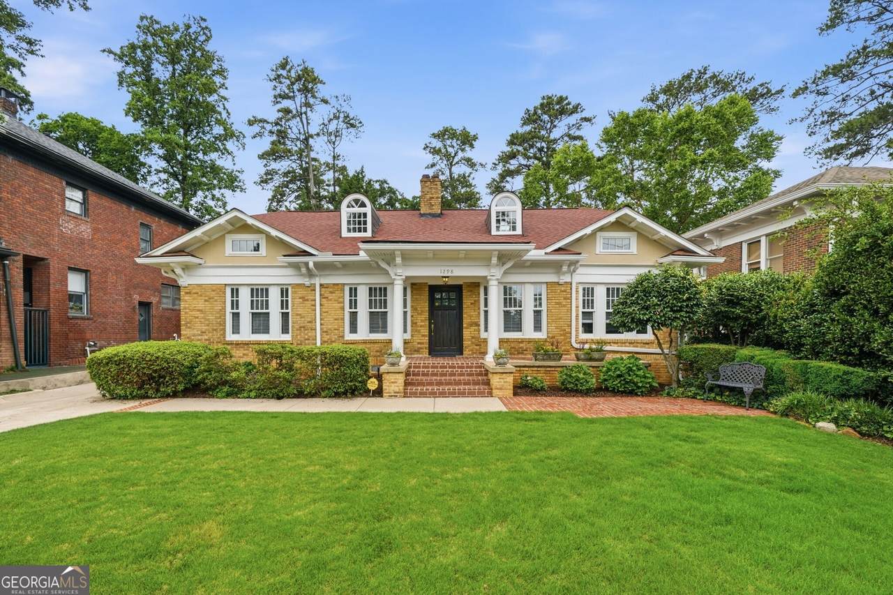 1298 Oxford Road - Photo 1