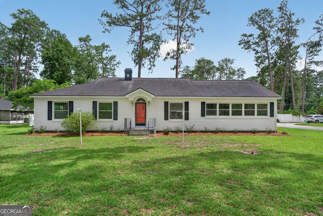 808 Seminole Trail - Photo 1