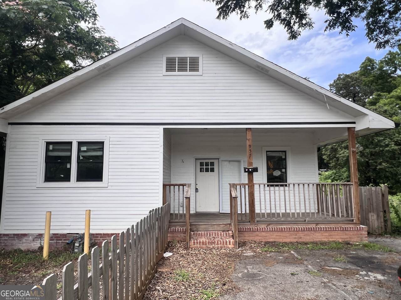 957 Metropolitan Parkway - Photo 1