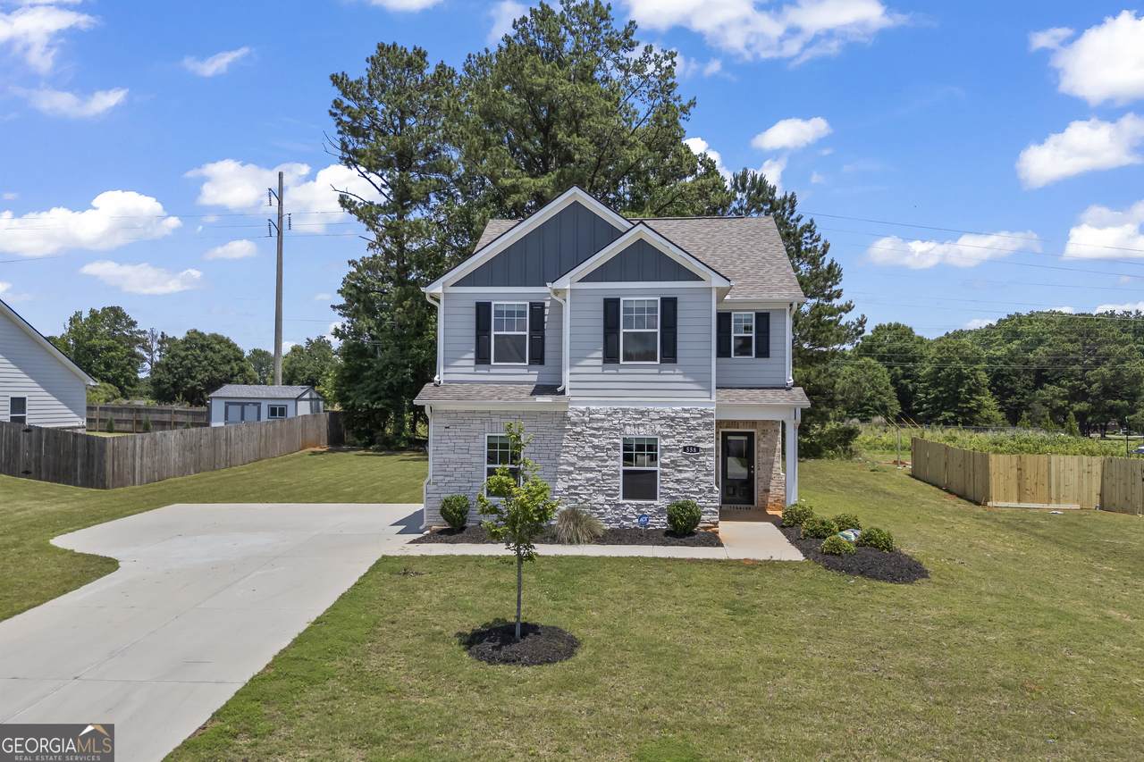 558 Meadows Farm Drive - Photo 1