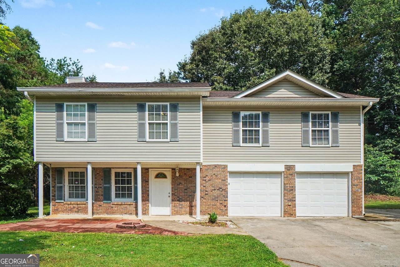 3364 Hollyridge Trail - Photo 1