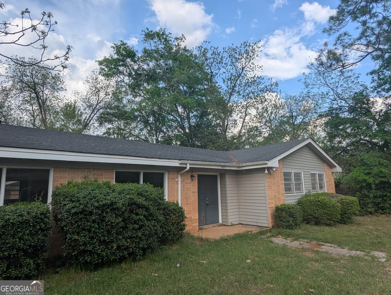 1609 Gail Avenue - Photo 1