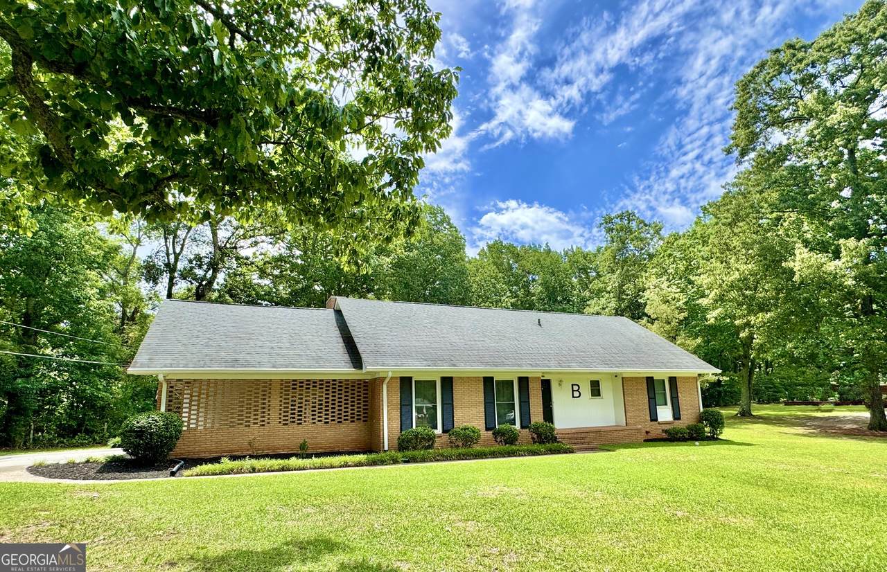 758 Cherokee Road - Photo 1