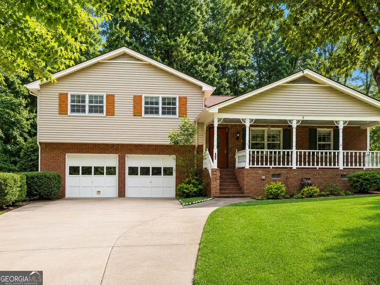 677 Bankshire Drive - Photo 1